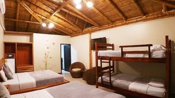 In-room safe, free WiFi