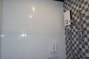 Studio Deluxe | Douche de la salle de bain
