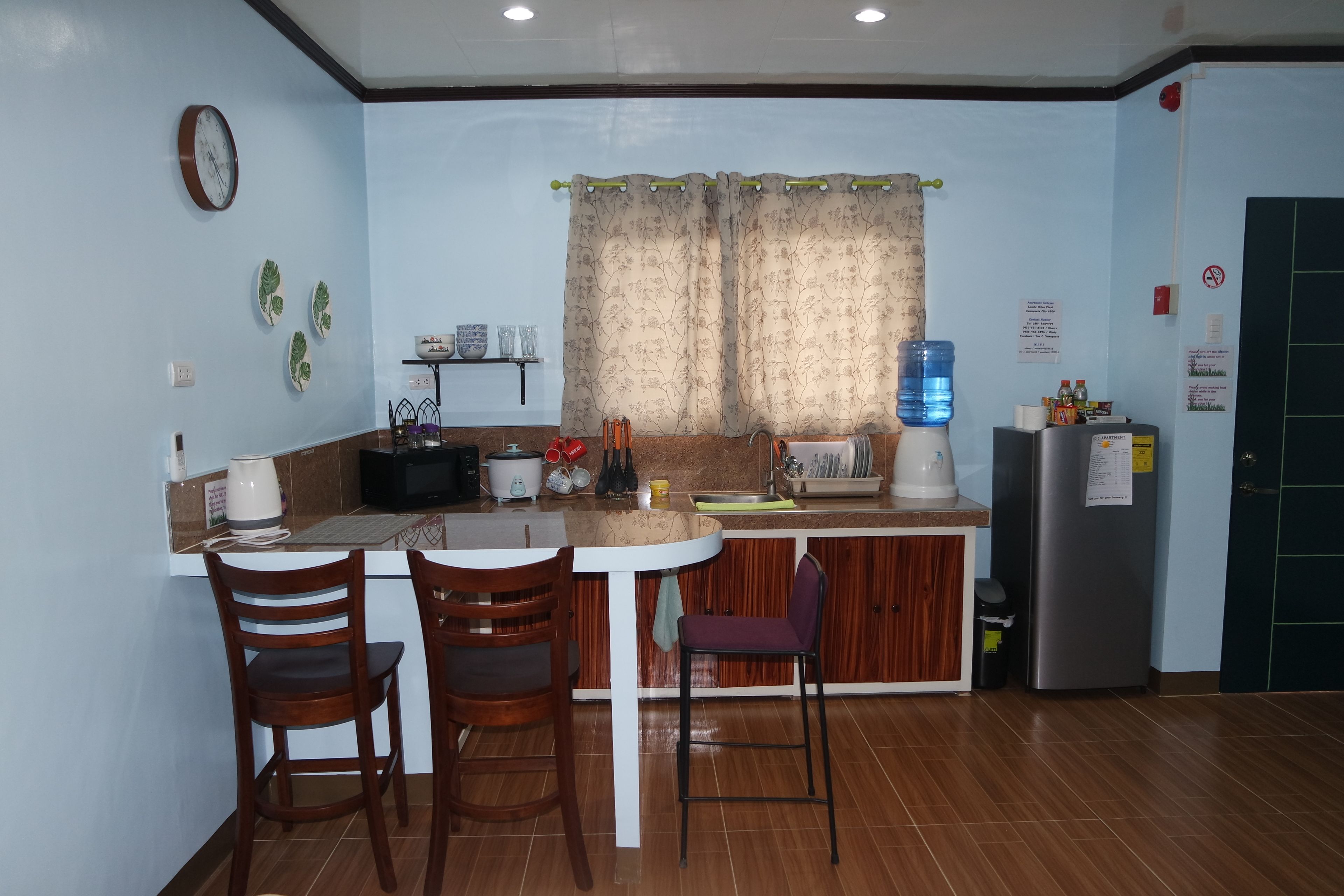 Deluxe Studio | Private kitchenette | Fridge, stovetop, electric kettle, toaster