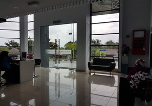 Pintu masuk interior