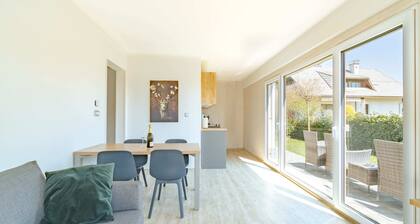 Lakeside Living: Modern Apartment Just 400m from Lake Bled