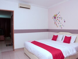 Quarto triplo luxo | Wi-Fi de cortesia, roupa de cama