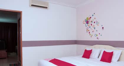 Super OYO 1173 Mandyrin Hotel