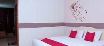 Super OYO 1173 Mandyrin Hotel