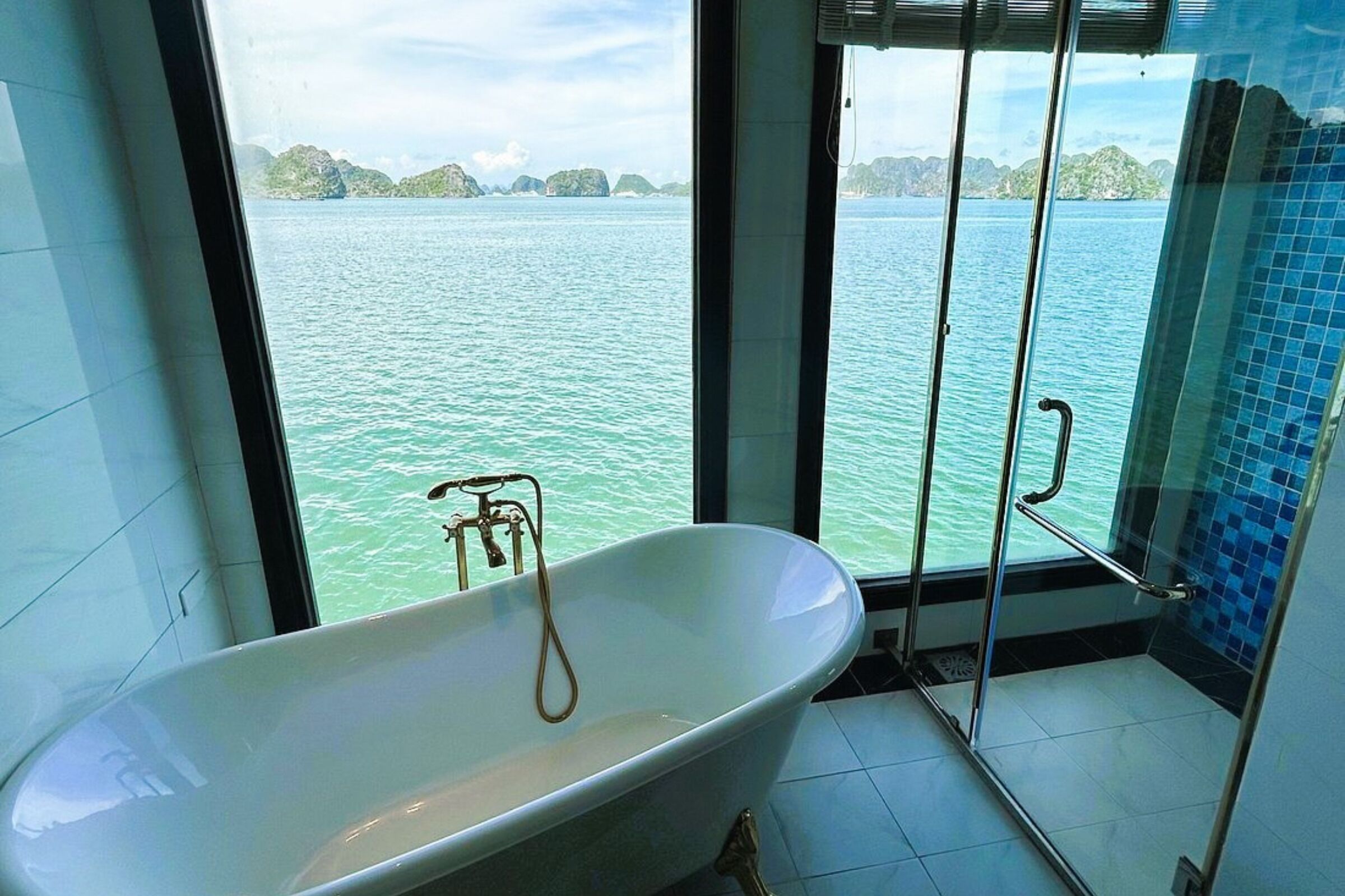 Lotus Suite Room With Balcony | Bathroom | Combined shower/tub, jetted tub, free toiletries, hair dryer