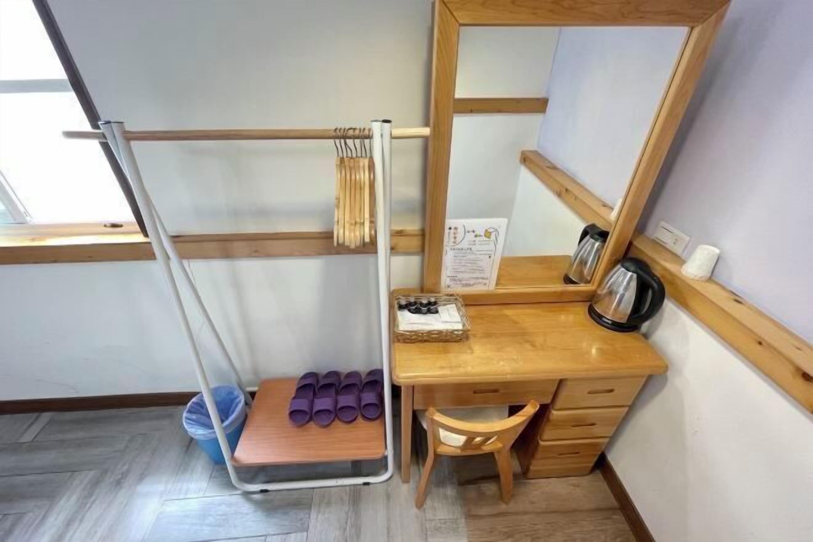 Selimut bulu angsa, tempat tidur Select Comfort, dan kedap suara