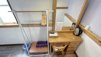 標準四人房 | 羽絨被、Select Comfort 床墊、隔音、免費 Wi-Fi
