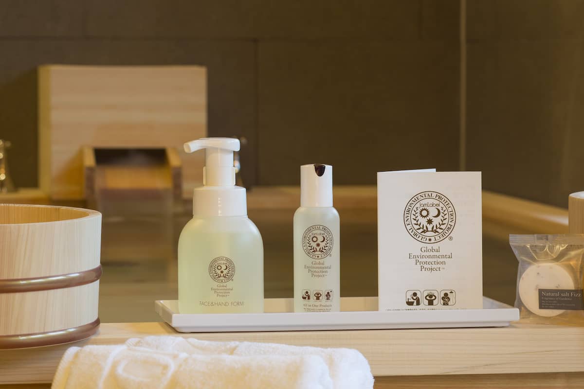 separate bathtub and shower, deep-soaking bathtub, free toiletries