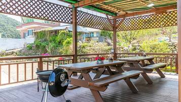 รrea de parrilladas y picnic