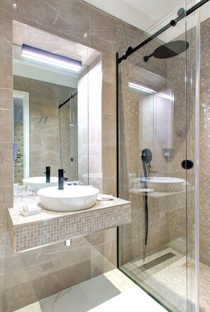 Deluxe Double or Twin Room | Bathroom | Shower, rainfall showerhead, designer toiletries, hair dryer - Guesthouse Forty Four (Dubrovnik)
