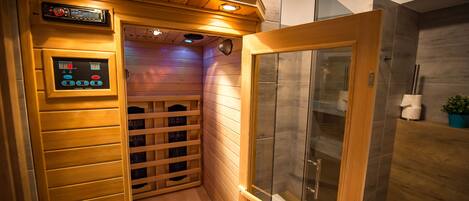 Estudio (A 009 z sauna) | Baño | Secadora de cabello y toallas