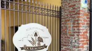 A gated entrance with a sign reading "Agriturismo La Morosina". - Agriturismo La Morosina (Abbiategrasso)