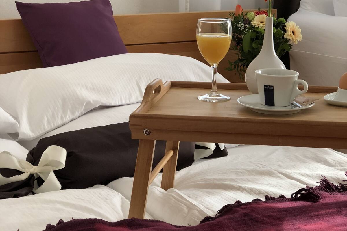 Egyptian cotton sheets, premium bedding, minibar, in-room safe