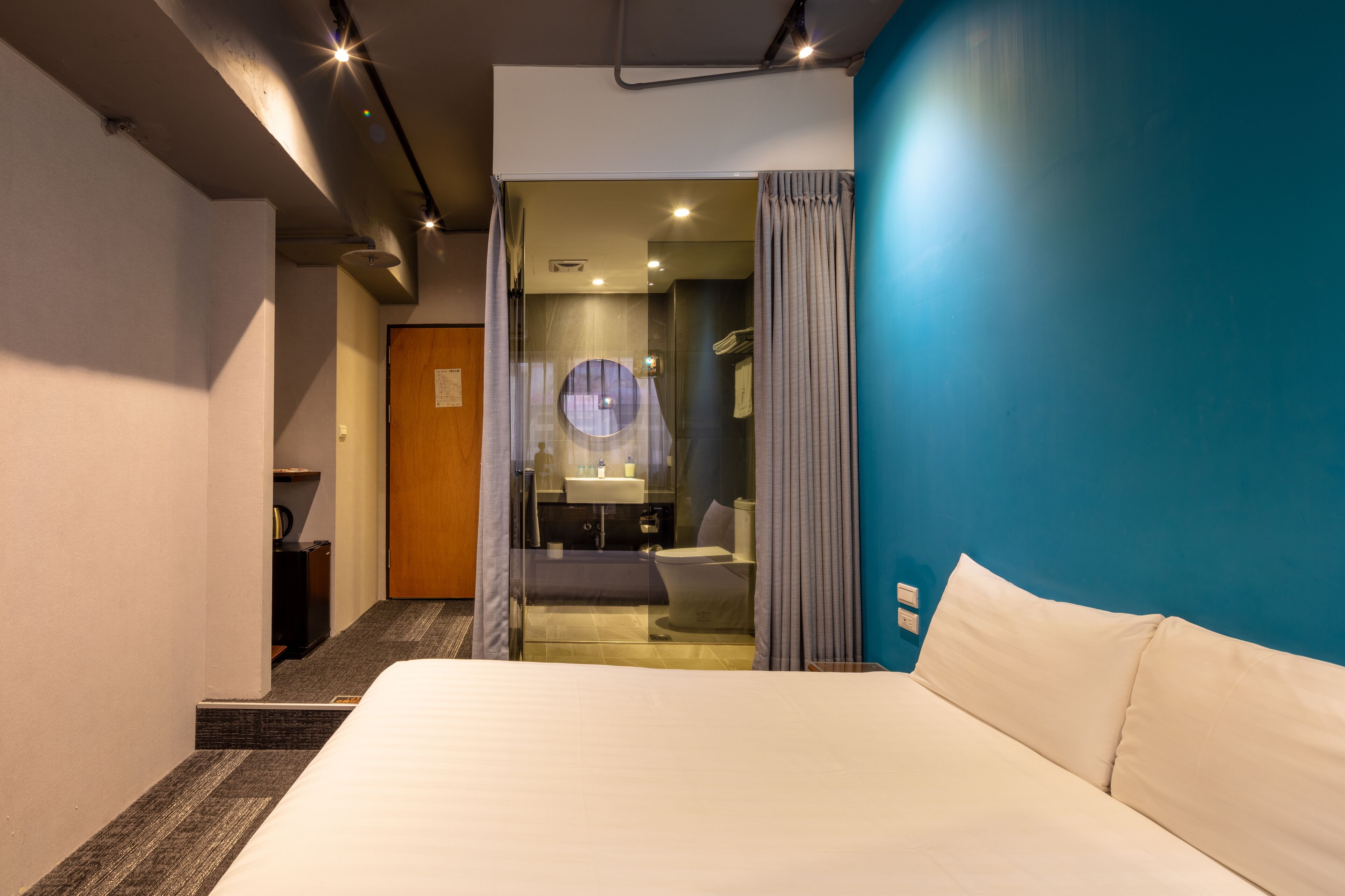 comfort double room, city view | 1 bedroom, down duvets, free minibar, individually decorated