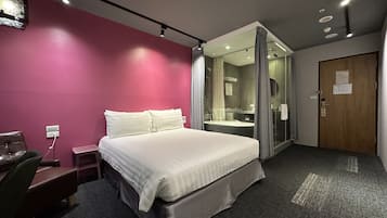 ์ด๊ทธ์ ํํฐ๋ธ ๋๋ธ๋ฃธ, ์์กฐ, ์๋ด ์ ๋ง | ๊ฑฐ์ค ๊ณต๊ฐ | ํ๋ฆฌ๋ฏธ์ ์ฑ๋ ์์ฒญ์ด ๊ฐ๋ฅํ 42์ธ์น LCD TV, TV, ๋ทํ๋ฆญ์ค