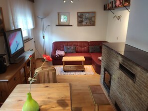 Basic House, 3 Bedrooms (Kohlbach) | Ruang tamu | TV skrin rata 