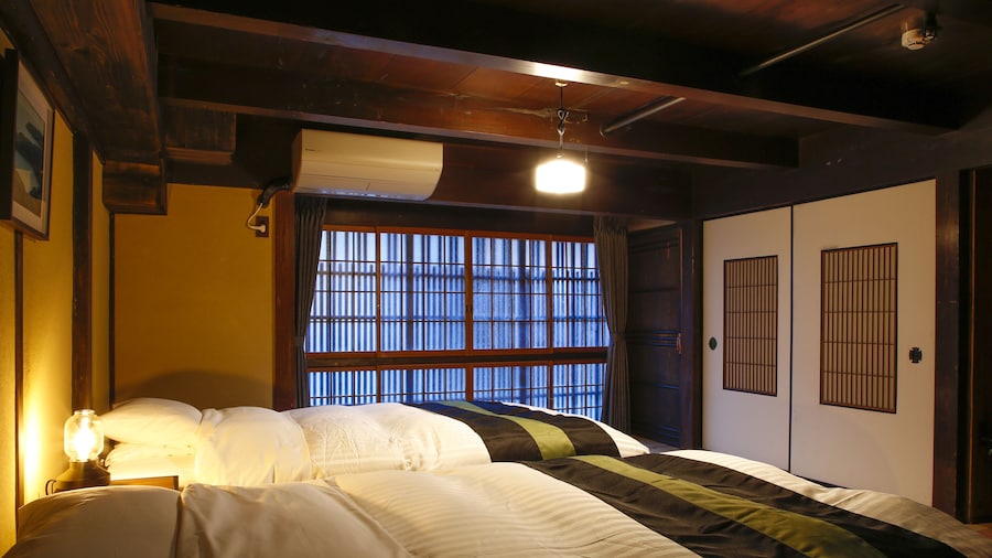 山崎旅館 Q 中門前屋