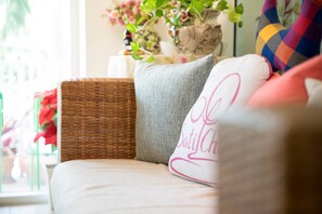 Lobby sitting area - Baan Anodat (Nonthaburi)