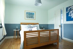 4 bedrooms, iron/ironing board, WiFi, bed sheets - Ocean Mist 3 bedroom house (Dingle)