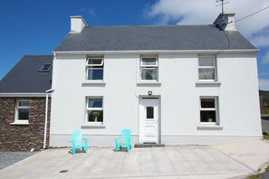 Exterior - Ocean Mist 3 bedroom house (Dingle)