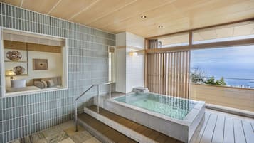 Suite Prestige, non-fumeur, vue sur l’océan (With natural hot spring open-air bath) | Coffre-fort, literie fournie