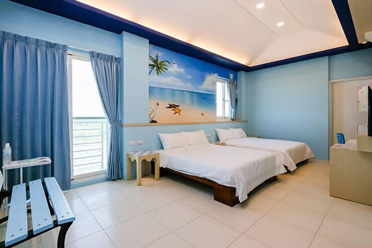 Quadruple Room | WiFi (free), bed sheets
