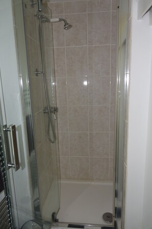 Bathroom - Saffron House (Fowey)