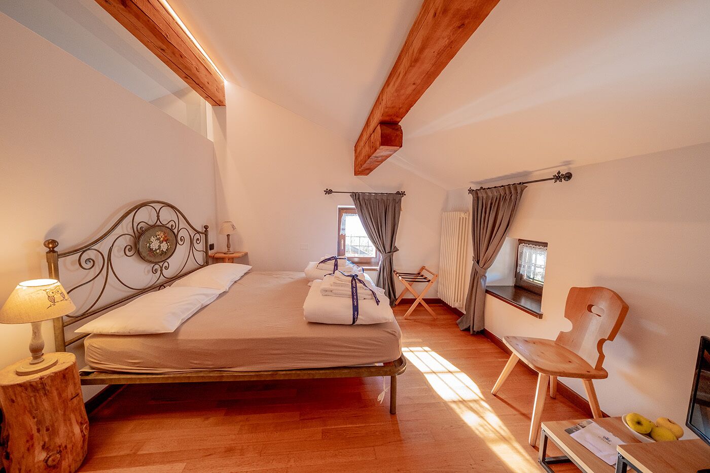 Vierbettzimmer | Schreibtisch, kostenloses WLAN, Bettwäsche