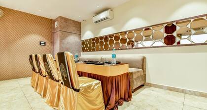 Hotel Frontier Royal