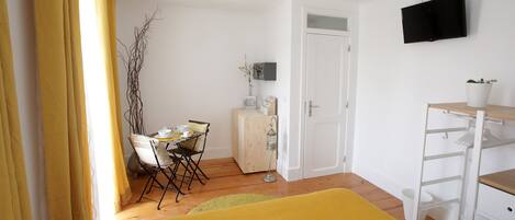 Triple Room, Balcony