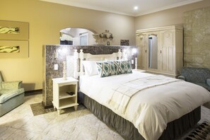 Honeymoon studio suite | Luxe beddengoed, een minibar, een kluis op de kamer