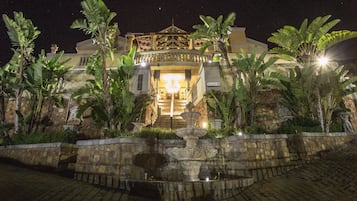 Fachada de la propiedad