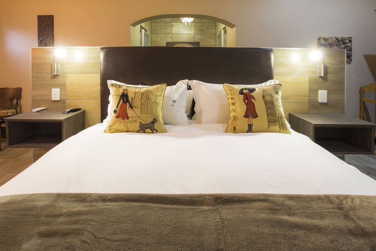 Deluxe Studio, Terrace | Premium bedding, minibar, in-room safe, desk