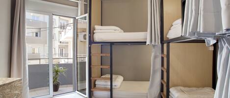 Dortoir Partagé, femmes uniquement (4 Guests) | Chambres insonorisées, Wi-Fi gratuit, draps fournis