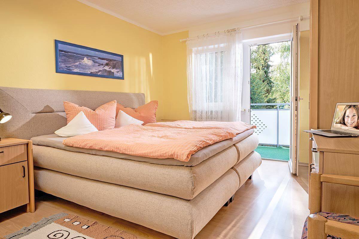 2 bedrooms, in-room safe, individually furnished, blackout curtains