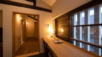 Private Vacation Home, HISA | 3 bedrooms, desk, free WiFi, bed sheets