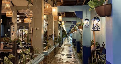 Ferellee Beachfront Inn