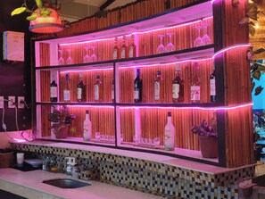 Bar (on property) - Ferellee Beachfront Inn (San Vicente)