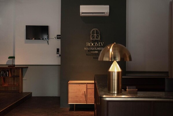 Lobby - Room V @ Jalan Sultanah Near Bus Stop Batu Pahat (Batu Pahat)