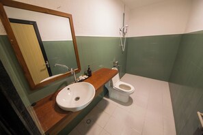 Family Room | Bathroom