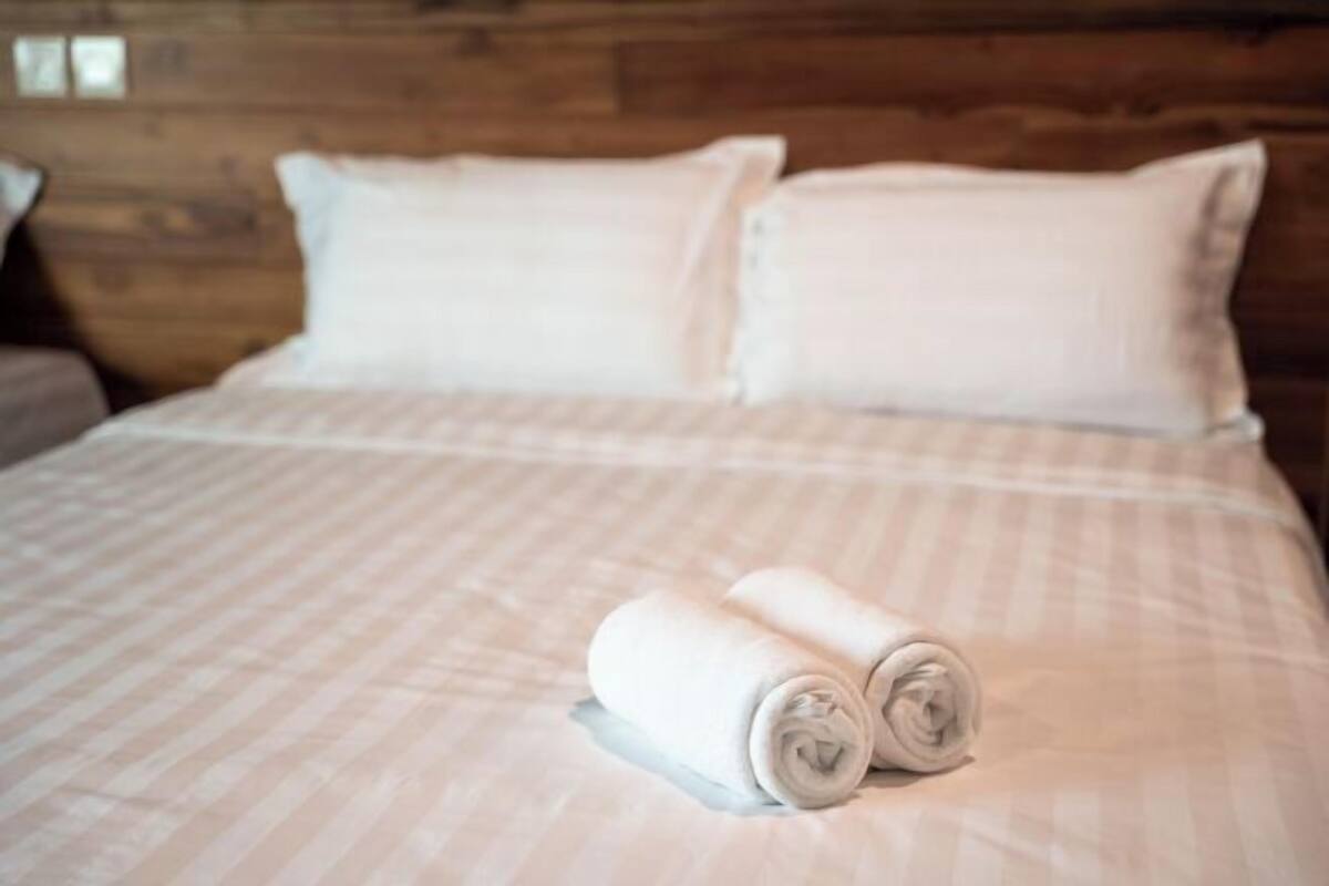 Desk, WiFi (free), bed sheets