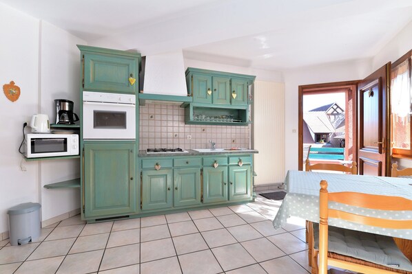 Basic Apartment, Vineyard View (S'Harzala Vert bis) | Private kitchen