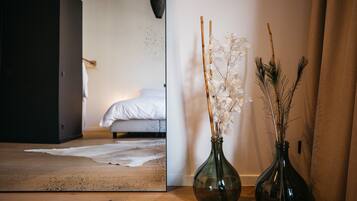 Luxury Loft | Minibar, in-room safe, desk, laptop workspace