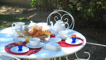 Free daily continental breakfast