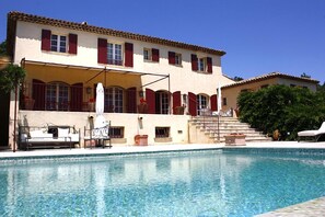 Outdoor pool, open 8:00 AM to 8:00 PM, pool umbrellas, sun loungers - Bastide Selva (La Garde-Freinet)