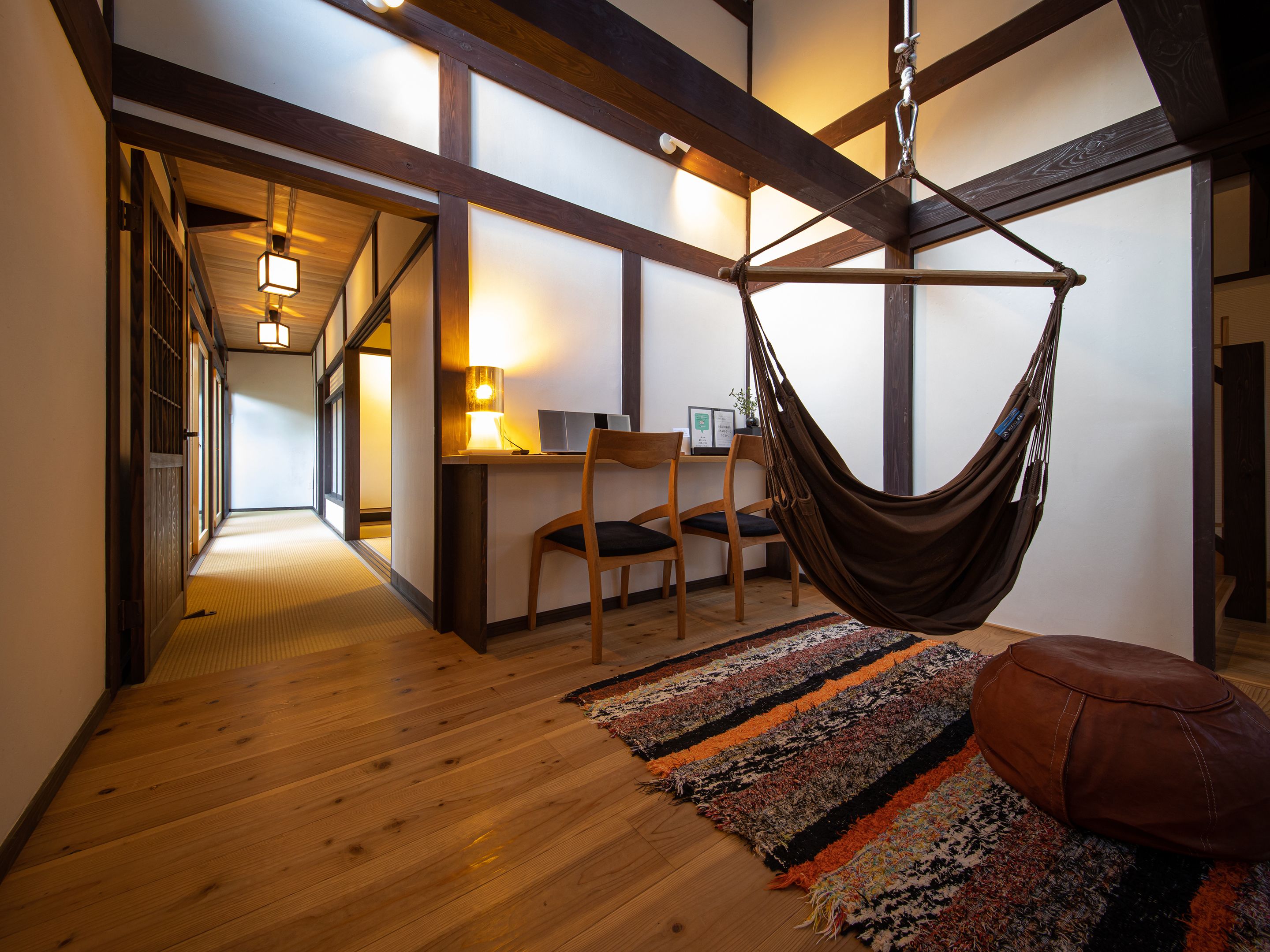 織 | 3 室のベッドルーム、デスク、WiFi (無料)、ベッドシーツ