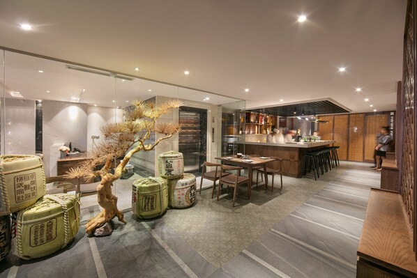 Tägliches inbegriffenes kontinentales Frühstück