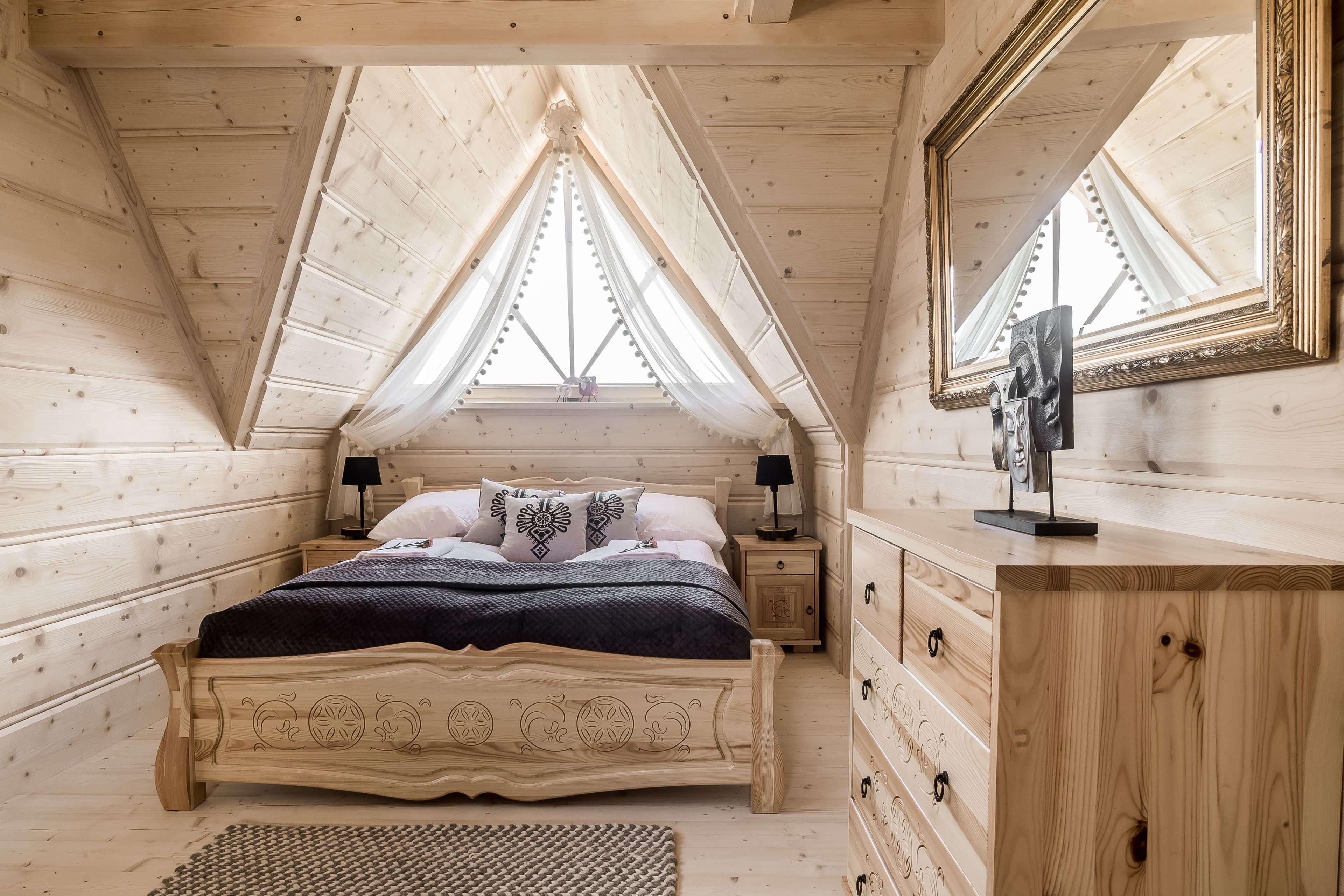 熨斗/熨衣板、婴儿床、折叠床/加床（额外收费）、免费 WiFi