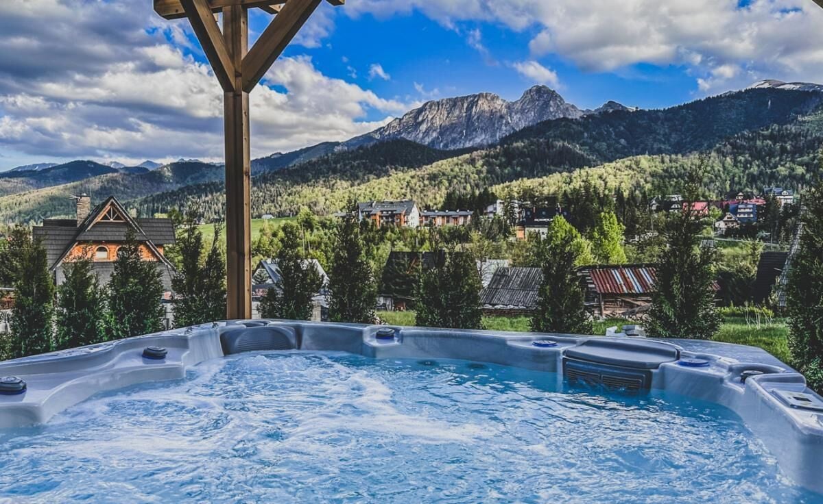 Jetted tub