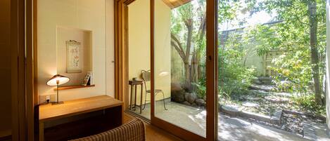 Private Vacation Home, Kura, Non Smoking | Balcony view